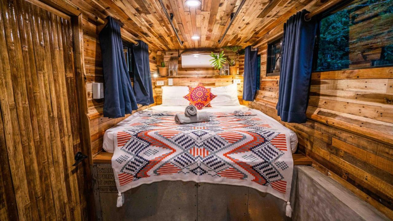Barya Lang Villa- Native Villa With Jeepney Room エルニド エクステリア 写真