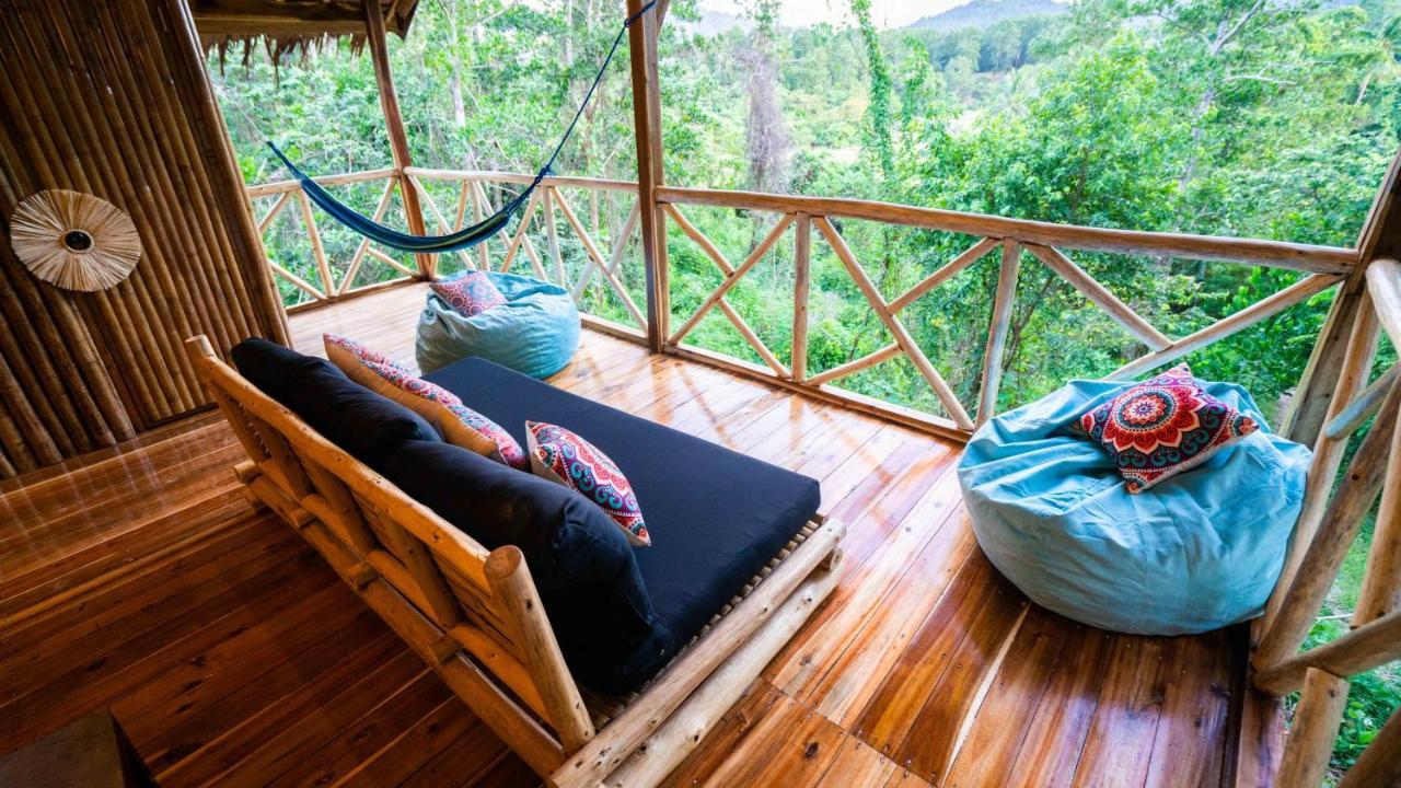 Barya Lang Villa- Native Villa With Jeepney Room エルニド エクステリア 写真