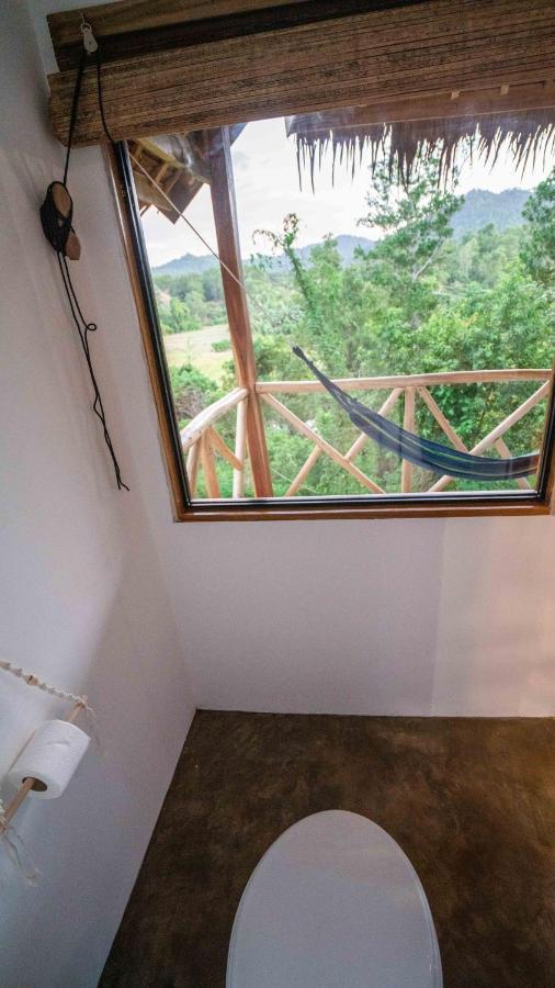 Barya Lang Villa- Native Villa With Jeepney Room エルニド エクステリア 写真